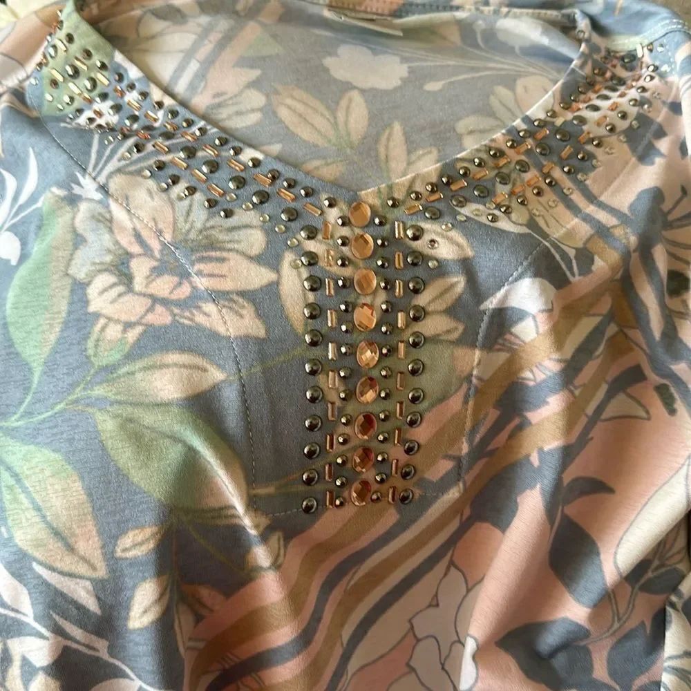 Multiples Pastel Floral Top! - Picture 3 of 10